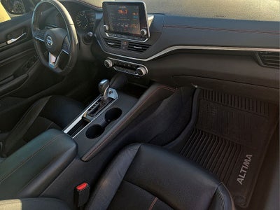 2022 Nissan Altima 2.0 SR