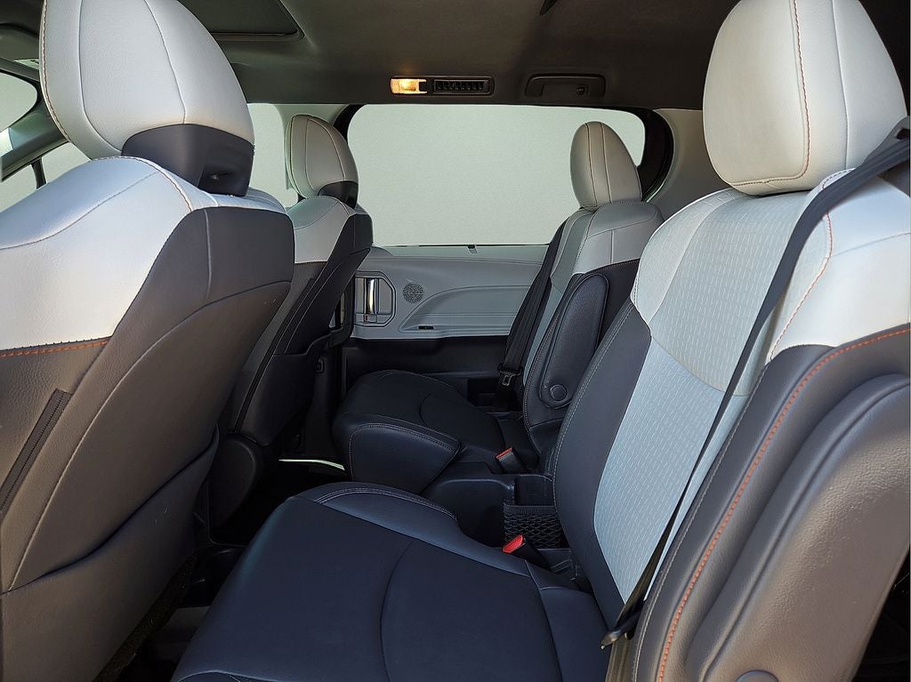 2021 Toyota Sienna XSE 7 Passenger