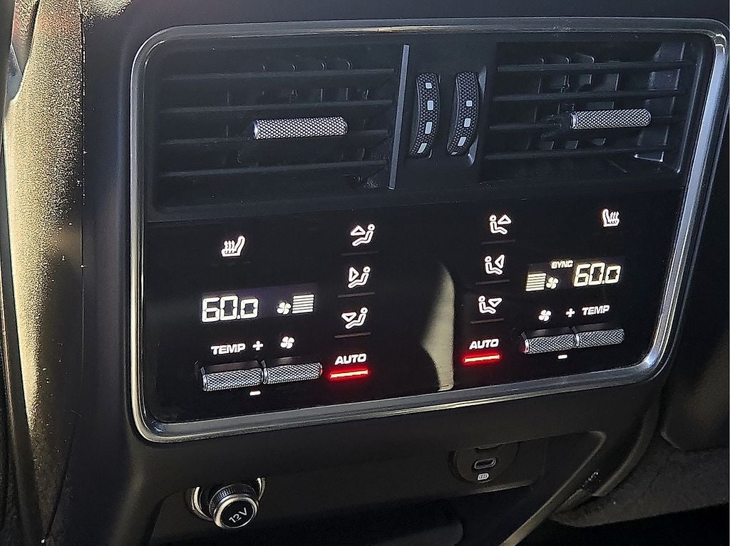 2022 Porsche Cayenne Base