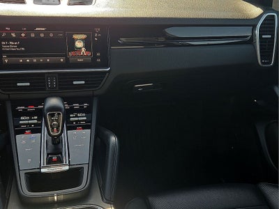 2022 Porsche Cayenne Base