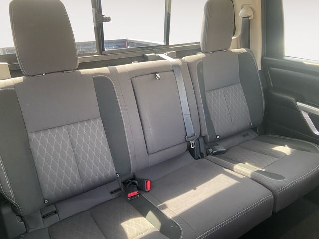 2022 Nissan Titan SV