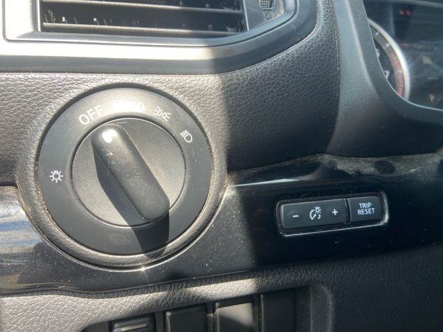 2022 Nissan Titan SV