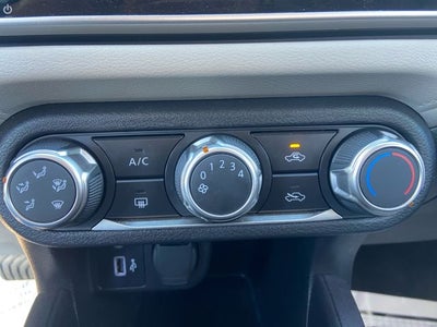 2022 Nissan Versa SV