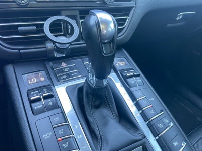 2020 Porsche Macan Base