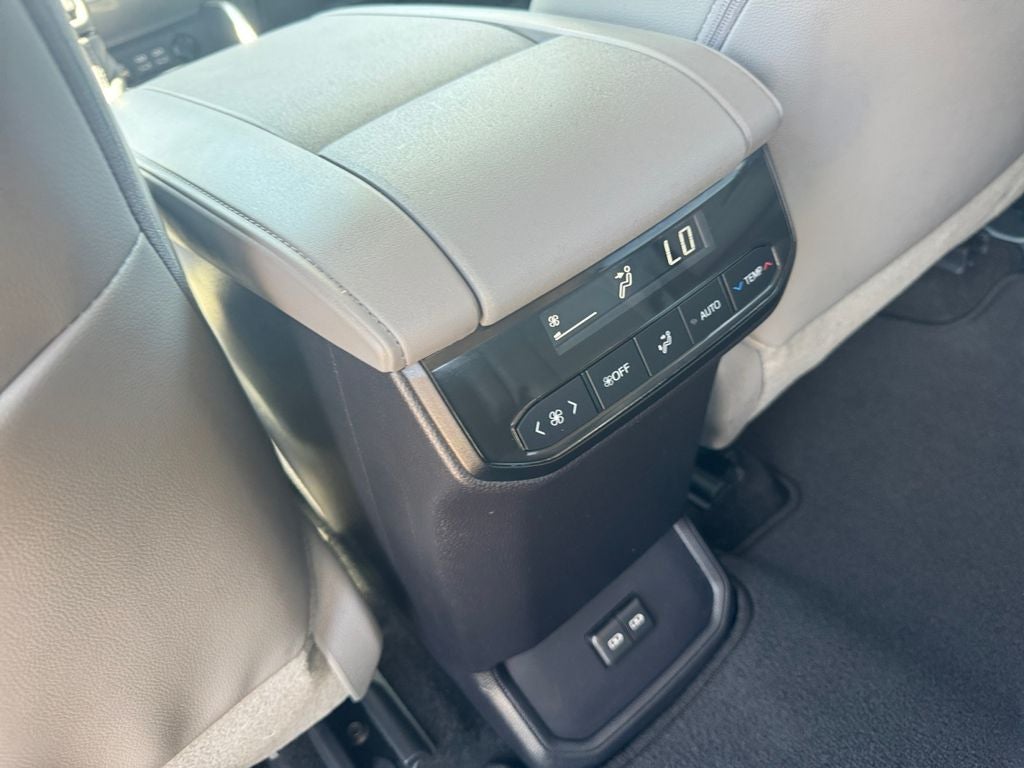 2024 Toyota Highlander Hybrid XLE