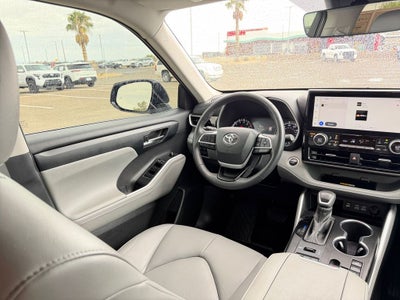 2024 Toyota Highlander XLE