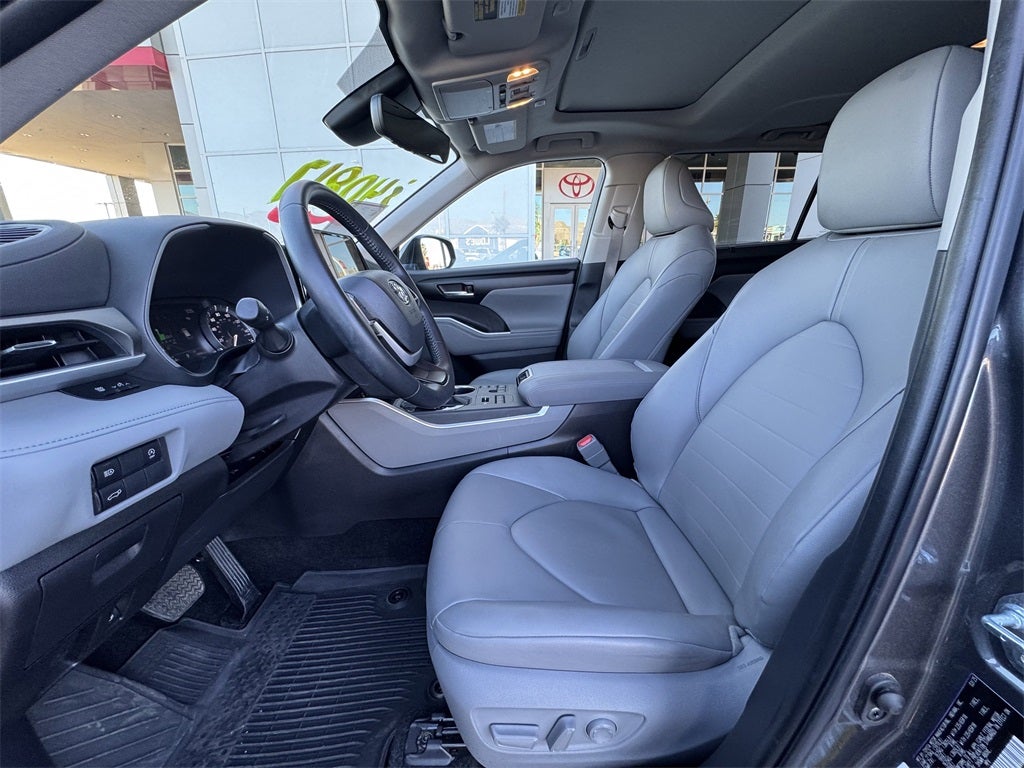 2025 Toyota Highlander XLE