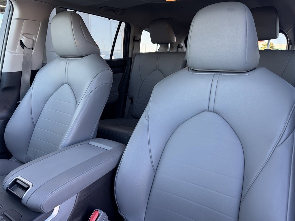 2025 Toyota Highlander XLE