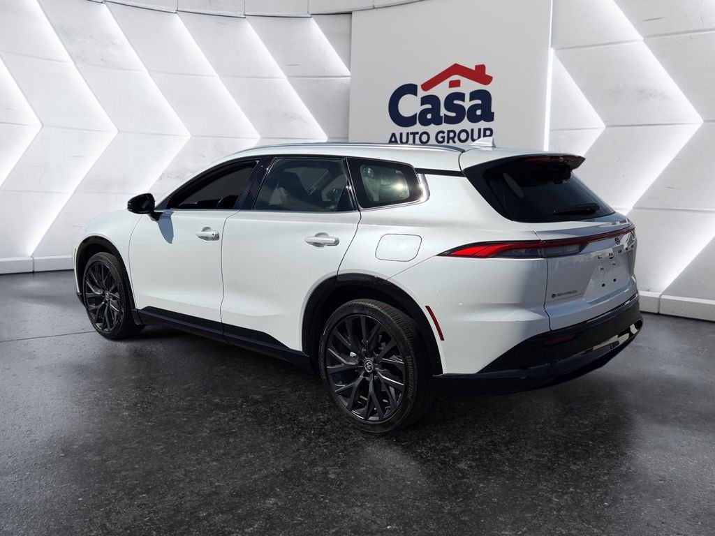 2025 Toyota Crown Signia XLE