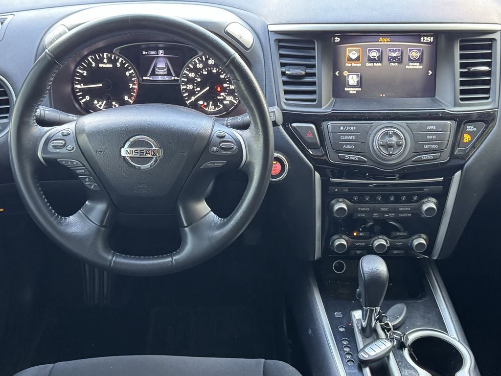 2020 Nissan Pathfinder SV