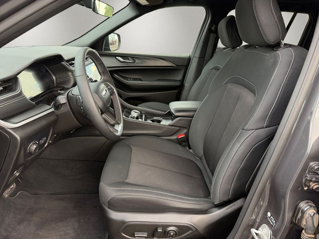 2025 Jeep Grand Cherokee Laredo X 4x2