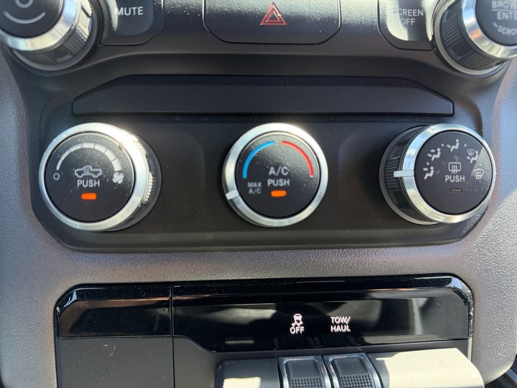 2022 RAM 1500 Lone Star Crew Cab 4x2 5'7' Box