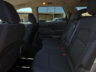 2024 Nissan Pathfinder SV