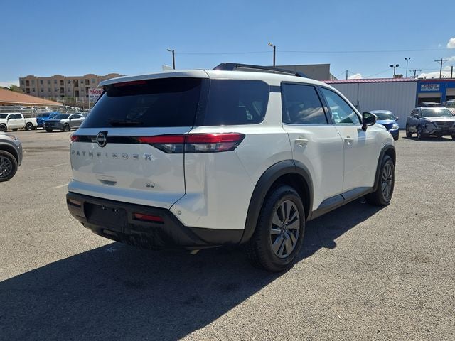 2024 Nissan Pathfinder SV
