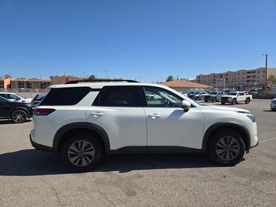 2024 Nissan Pathfinder SV