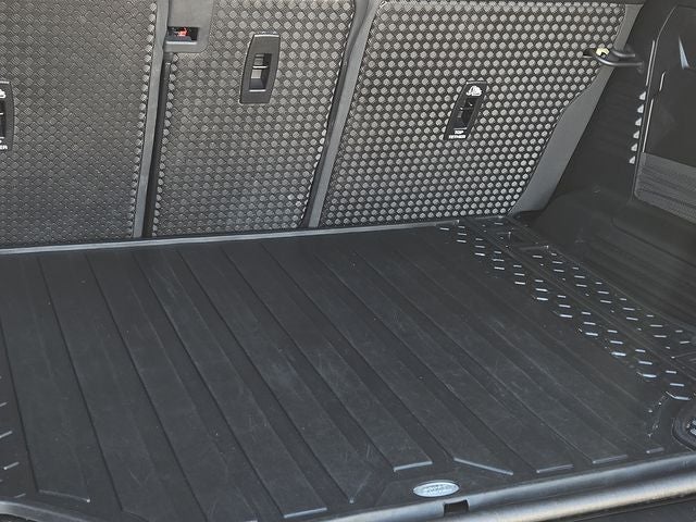 2022 Land Rover Defender 110 S