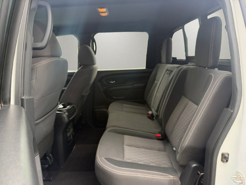 2023 Nissan Titan SV