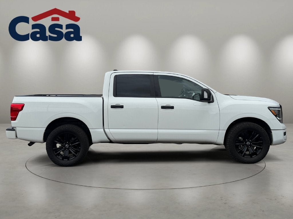 2023 Nissan Titan SV
