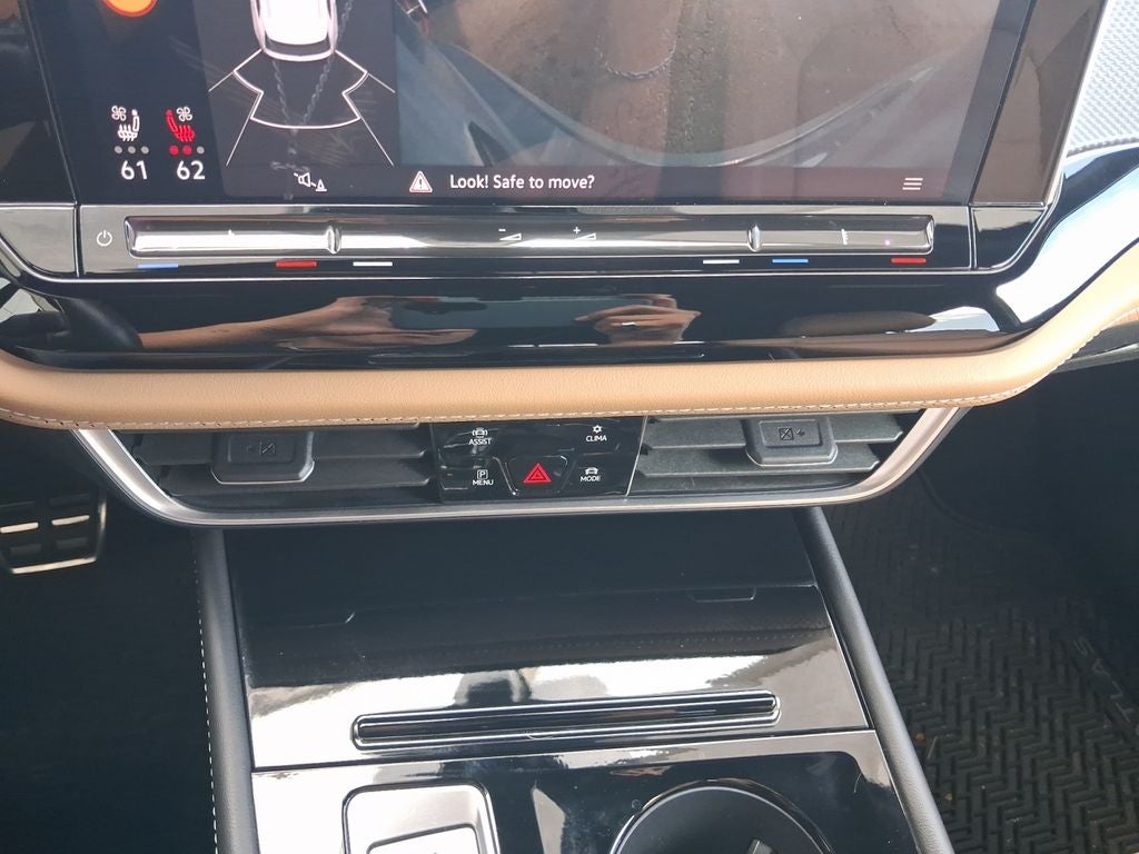 2024 Volkswagen Atlas Cross Sport 2.0T SEL R-Line