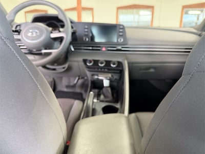 2021 Hyundai Elantra SE