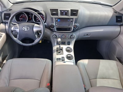 2013 Toyota Highlander SE