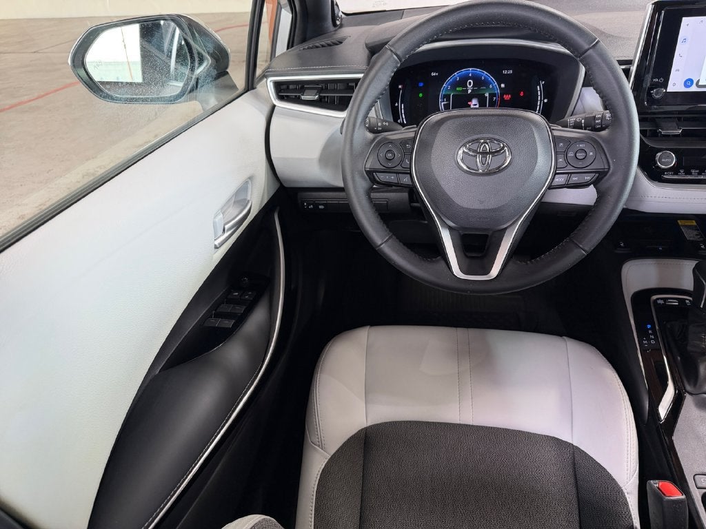 2025 Toyota Corolla Hatchback XSE
